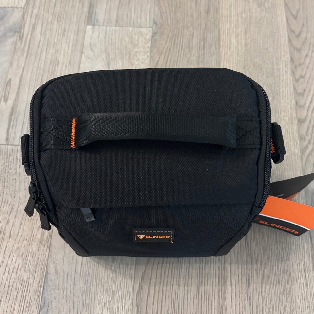 Slinger Alpine 140 Camera Bag - Black - Picture 4 of 11